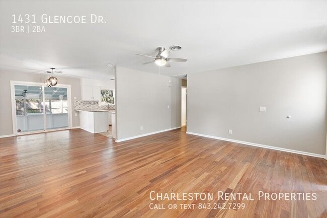 Building Photo - 1431 Glencoe Dr