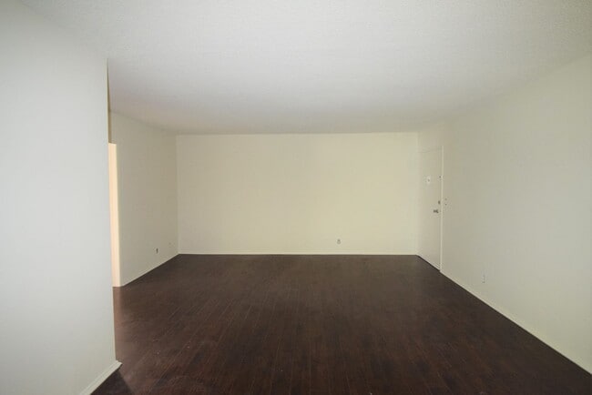 Foto del edificio - 10745 Hortense St