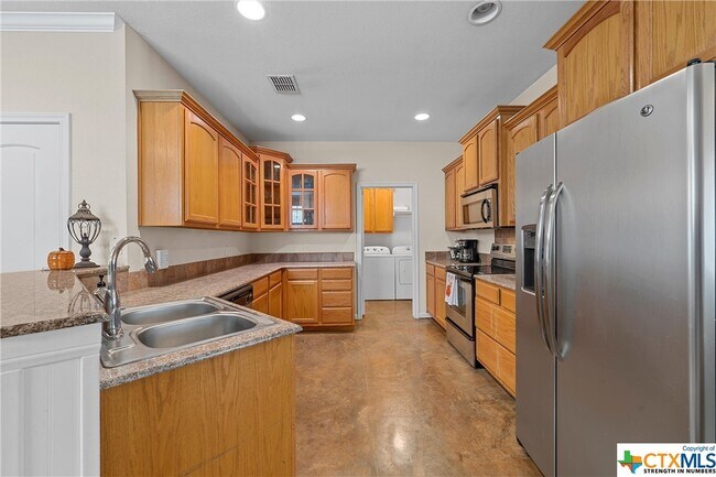 Building Photo - 2823 Savannah Ct