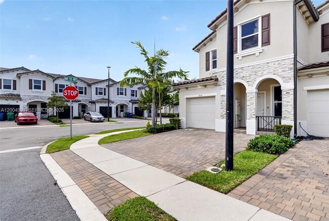 Foto del edificio - 5555 NW 27th St