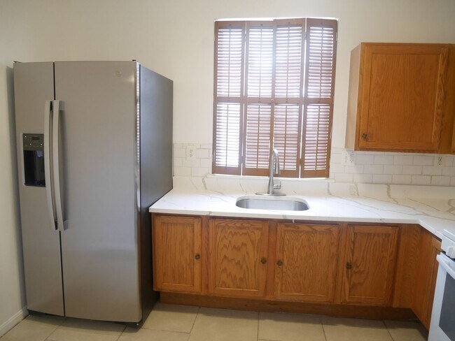 Foto del edificio - Spacious 3 Bedroom End Unit- Baltimore, MD