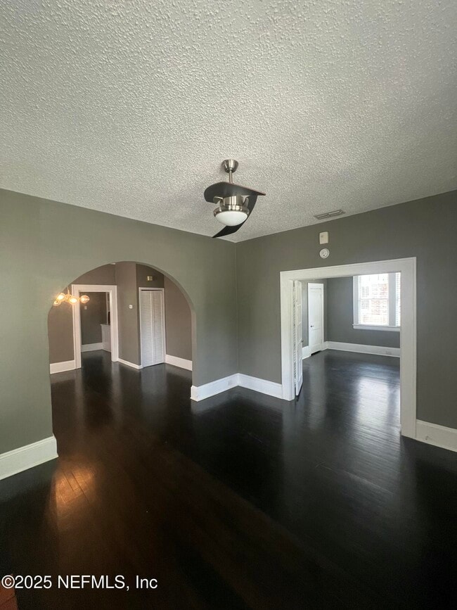 Building Photo - 2929 Forbes St