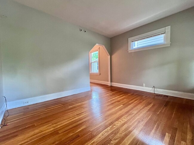 Building Photo - 2869 Markbreit Ave