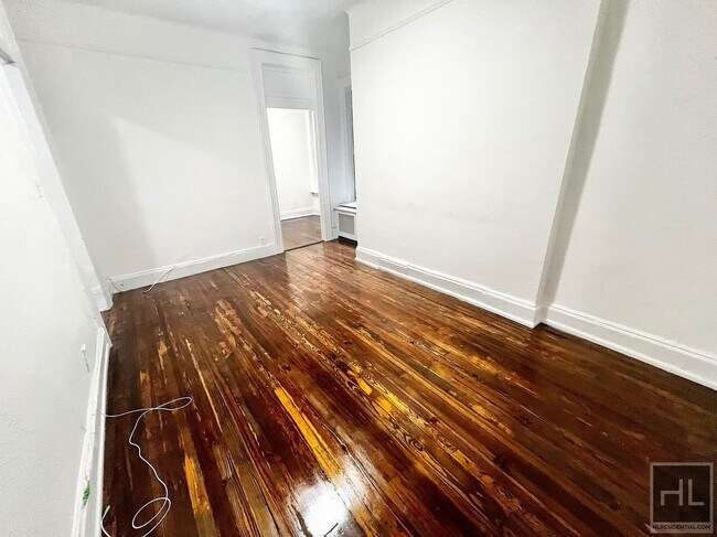 Building Photo - YORK AVENUE