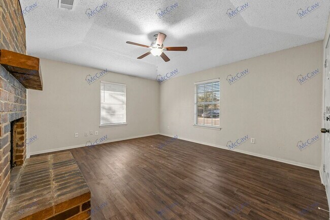 Foto del edificio - 7728 Jamie Renee Ln