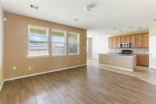 Foto del edificio - 20323 Mathis Landing Dr