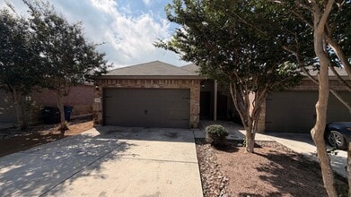 Building Photo - 708 Saengerhalle Rd