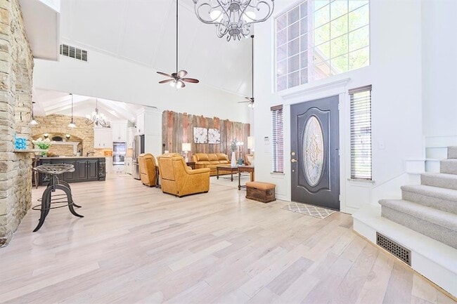 Building Photo - 13300 SW 38th St