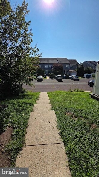Building Photo - 131 Sunnyside Ln