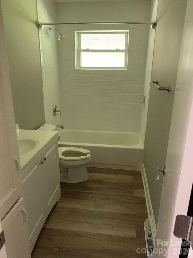 Foto del edificio - 4422 Brooktree Dr