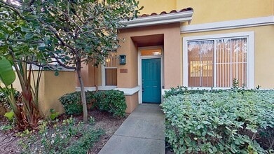 Building Photo - 1704 Reggio Aisle