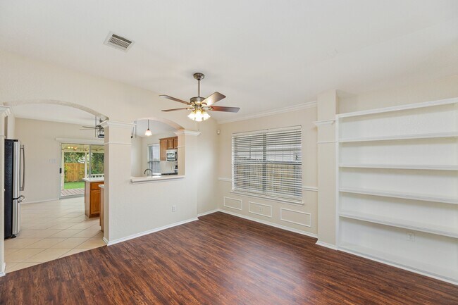 Foto del edificio - 1403 Haley Gray Dr