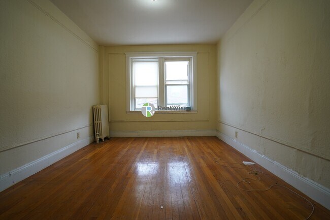 Building Photo - 51 Linden St