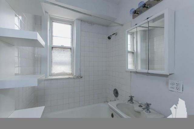 Building Photo - 1 bedroom in Chicago IL 60613