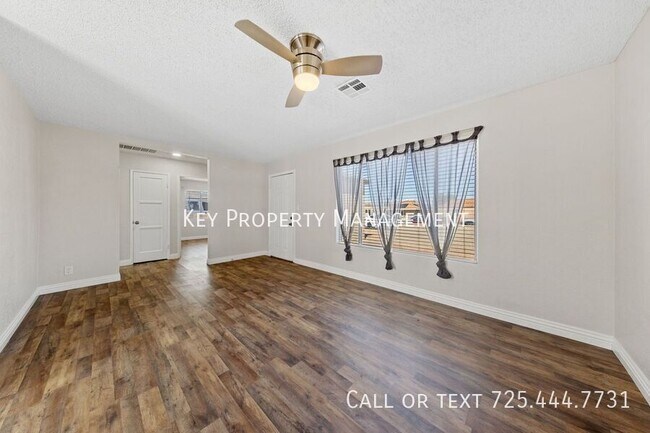 Building Photo - Charming 3-Bed Historic Home for Rent in D...