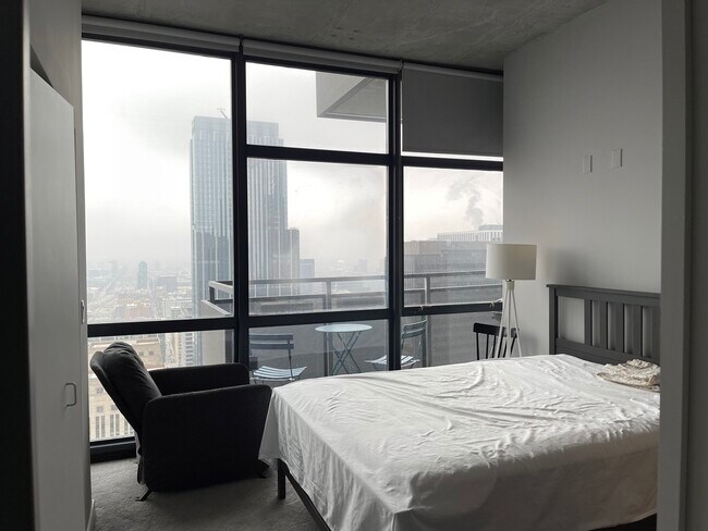 Foto del edificio - 235 W Van Buren St