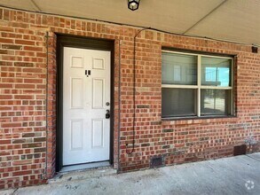 Building Photo - 319 E Edwards St