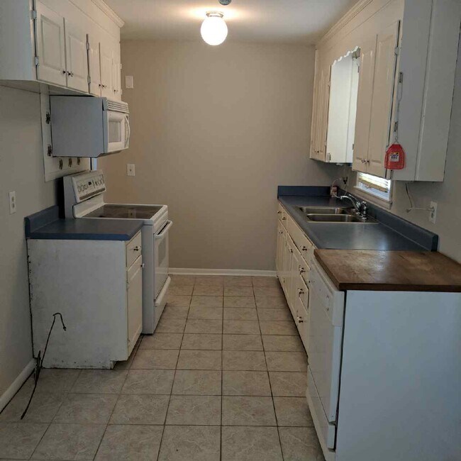 Building Photo - 115 Hepplewhite Dr