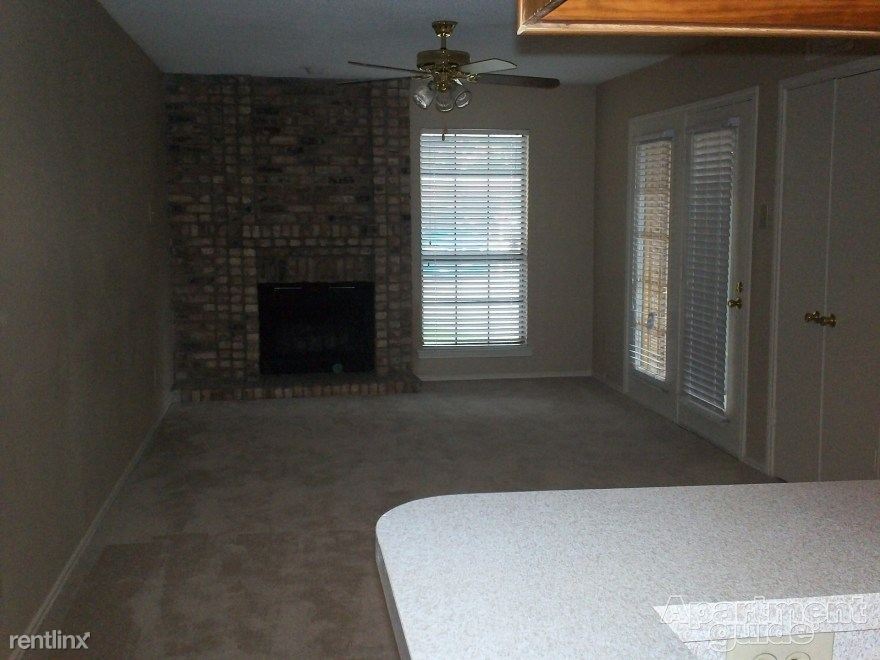 Building Photo - 15215 Berry Trl