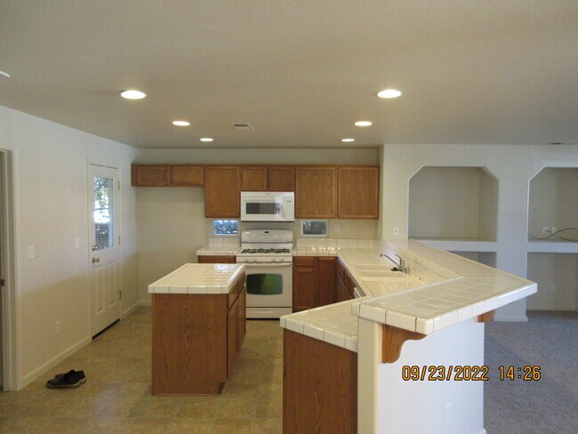 Building Photo - 1324 Scotch Pine Way