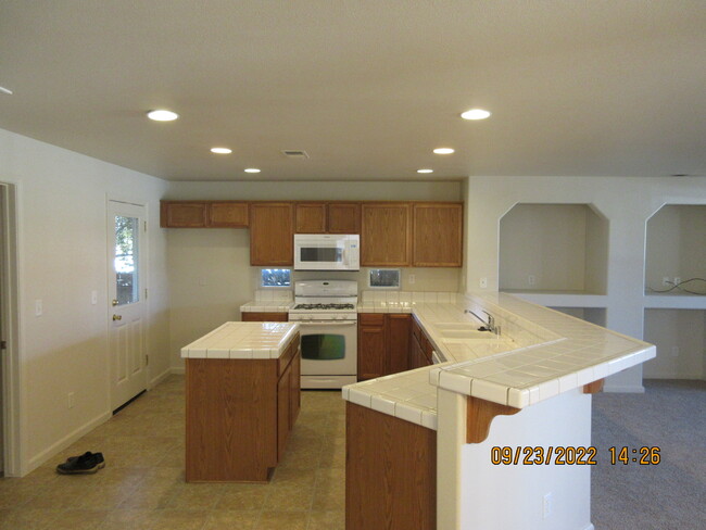 Foto del edificio - 1324 Scotch Pine Way