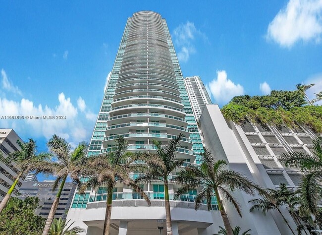 Building View - 951 BRICKELL Ave