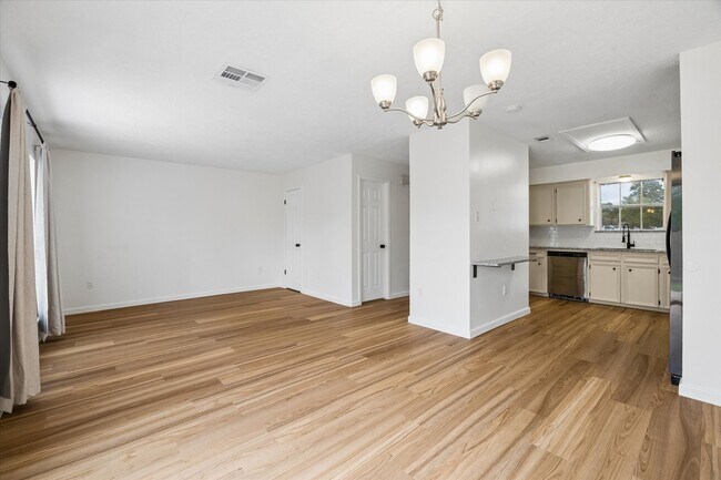 Foto del edificio - 1600 Hazelwood St