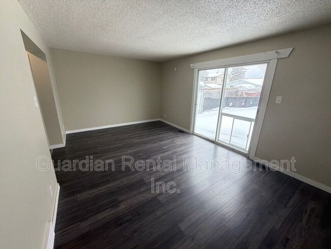 Photo du bâtiment - 366 Wentworth Crescent