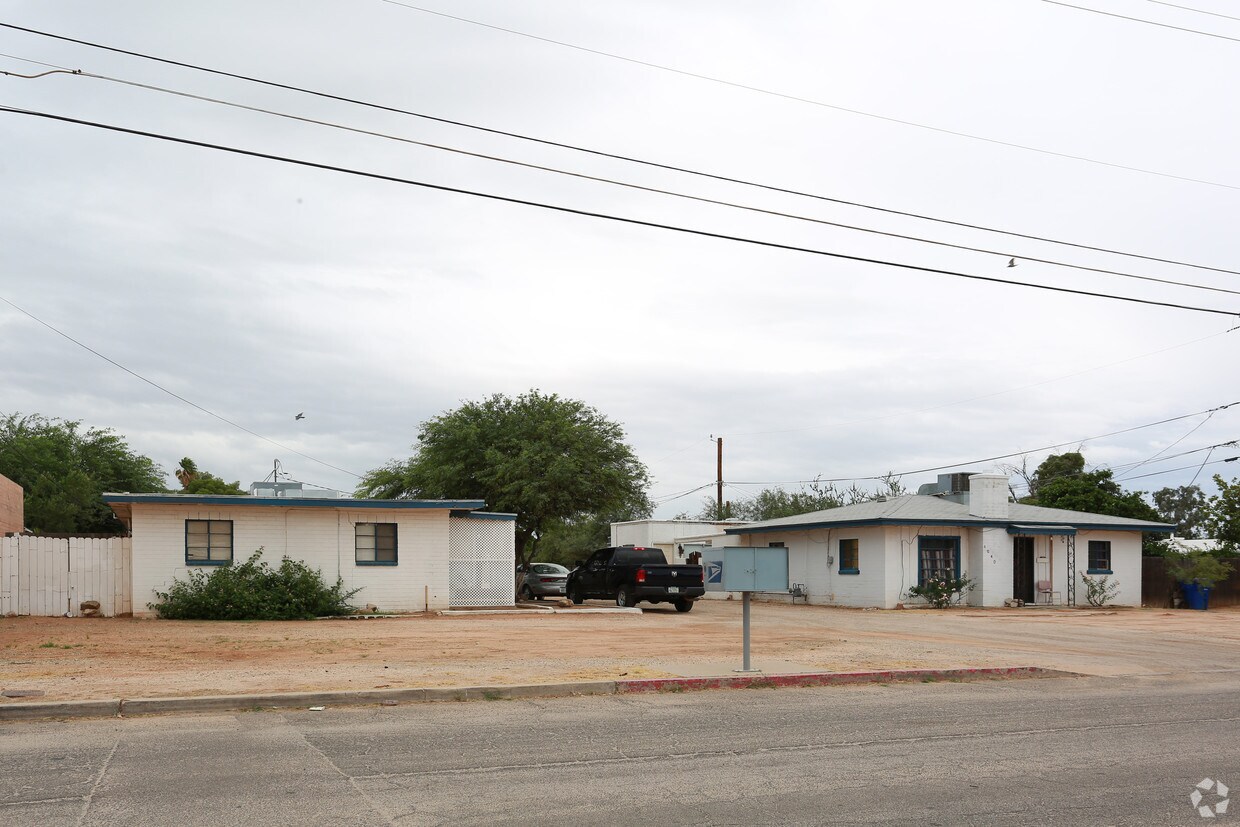 Foto del edificio - 4640-4648 E Fairmount St