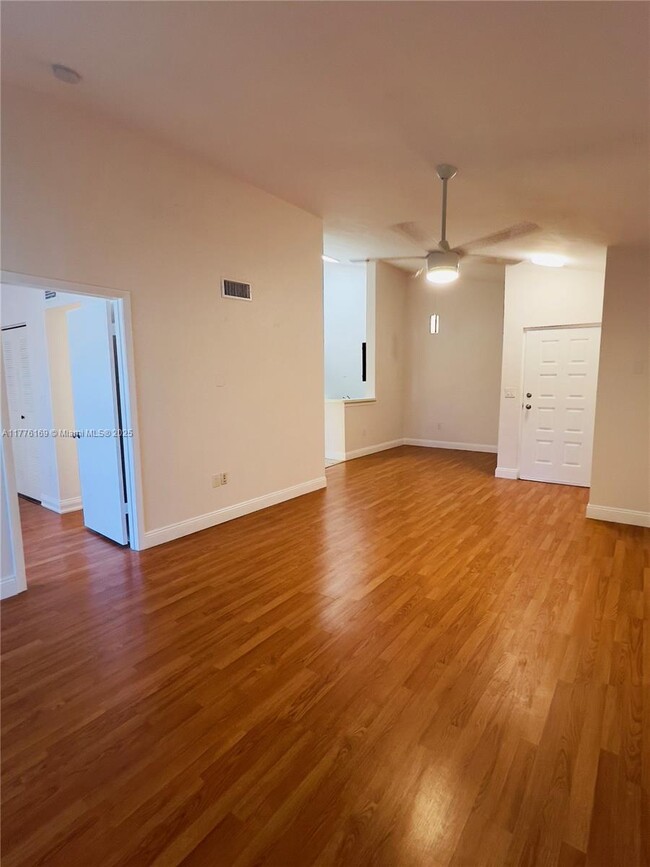 Building Photo - 2810 N Oakland Forest Dr