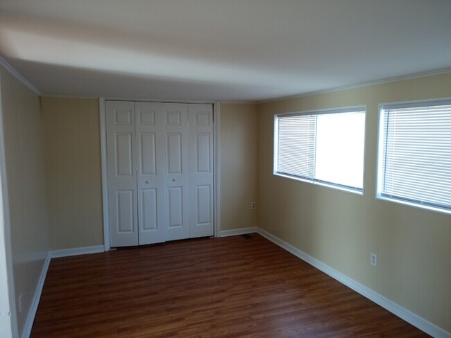 Building Photo - Manufactured Home 3 bed