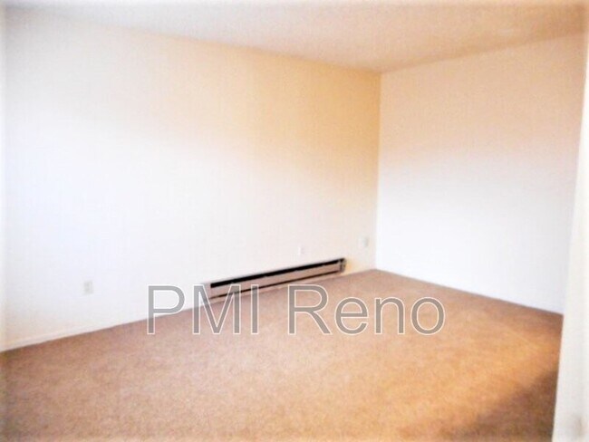 Building Photo - 1340 N Sierra St