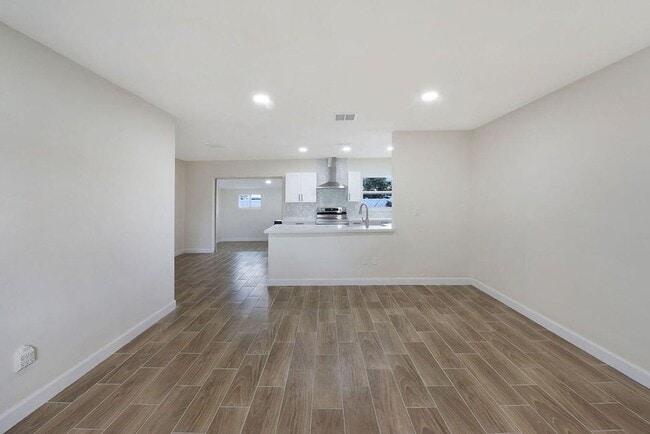 Foto del edificio - 710 Cayuga St