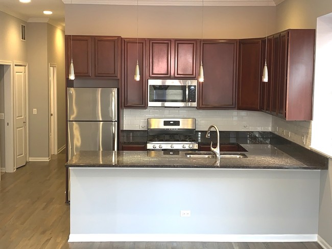 Foto del edificio - 2717 N Halsted St