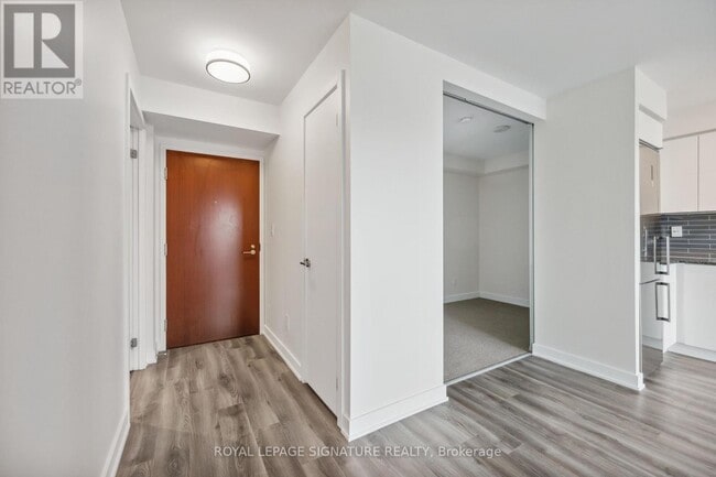 Building Photo - 160-160 Flemington Rd