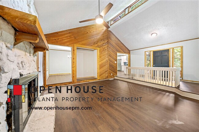 Building Photo - 402 Magnolia Ct, Woodstock