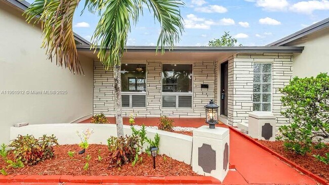 Foto del edificio - 7753 Coral Blvd