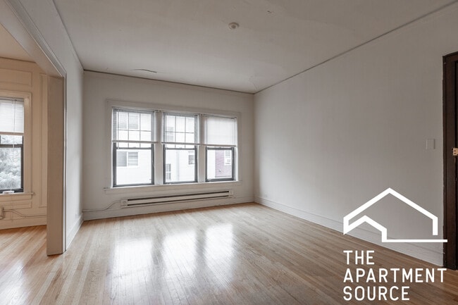Building Photo - 1307 Oak Ave