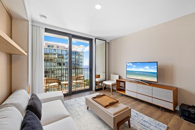 Building Photo - 987 Queen St