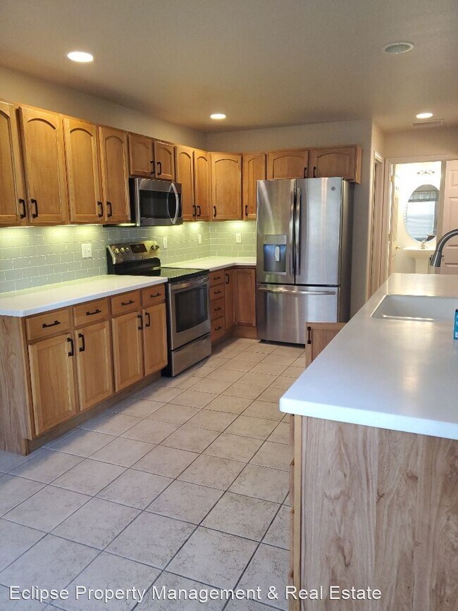 Foto del edificio - 2 br, 3 bath House - 779 Glen Court, Unit 10