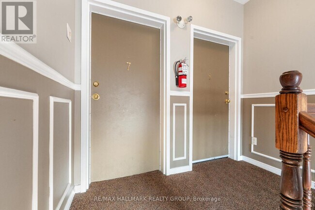 Building Photo - 70 Briargate Private