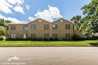 Building Photo - 901 Moro St