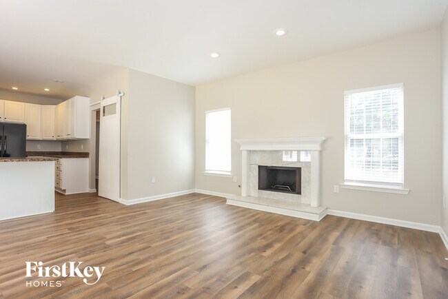 Foto del edificio - 7396 Mason Falls Dr