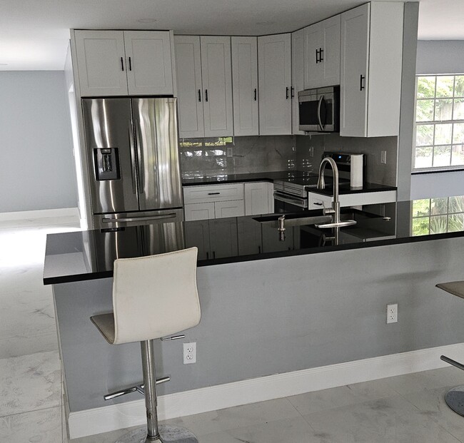 Building Photo - 2015 Echo Lake Dr