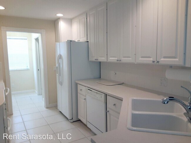 Building Photo - 3 br, 2 bath House - 7876 Bergamo Ave.