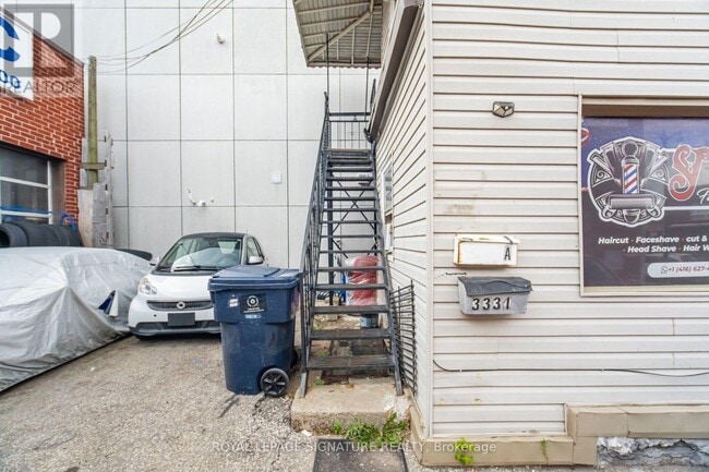 Building Photo - 3331 Dundas St W