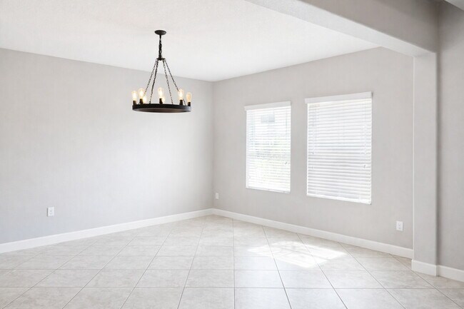 Foto del edificio - "Spacious 4-Bedroom Oasis with Modern Granite Touches in Land O' Lakes!"