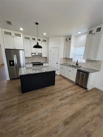 Foto del edificio - 7017 Coldwater Dr