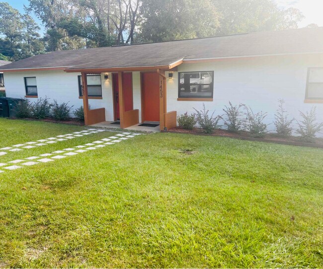 Foto del edificio - 1453-1453 Fisher Ln