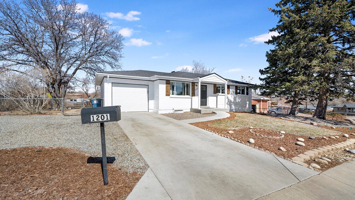 8938 W Glasgow Pl Unit 1201 Essex Dr. .1338838, Littleton, CO 80128